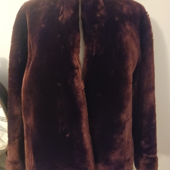 Fur Coat - Picture 6 of 9